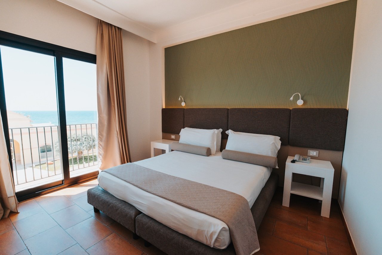 Sea-view room at the Mahara Hotel